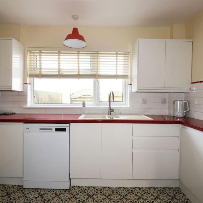 Gorgeous House In Newquay Walking Distance From Fistral Beach Exterior foto